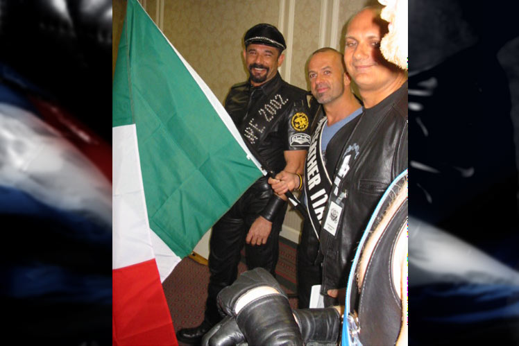 IML 2003 - Foto di Fernando con Catello, Mr. Leather Italia 2003 [Chicago - 25 maggio 2003]
