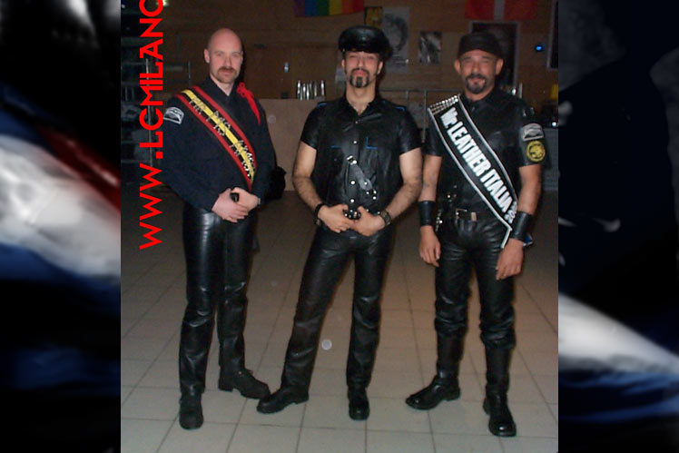 MR. LEATHER EUROPE 2002 - Foto di gruppo [Paris - 19 ottobre 2002]