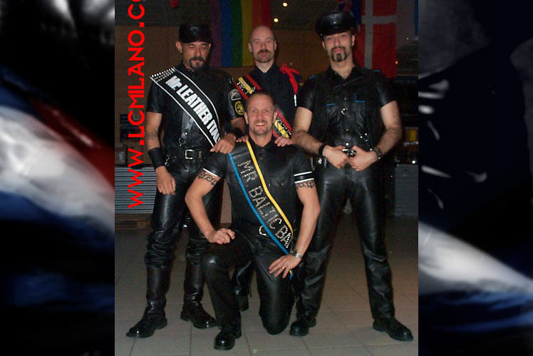 MR. LEATHER EUROPE 2002 - Foto di gruppo [Paris - 19 ottobre 2002]