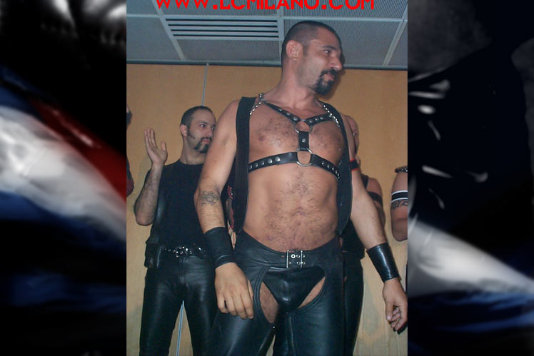 MR. LEATHER EUROPE 2002 - è di... [Paris - 19 ottobre 2002]